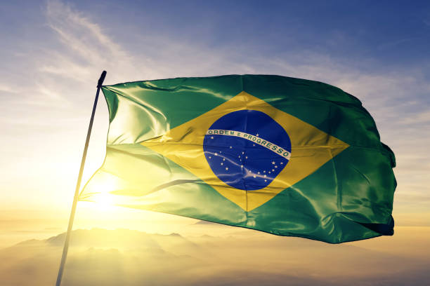 POR UM BRASIL VERDE AMARELO COM ORDEM E PROGRESSO